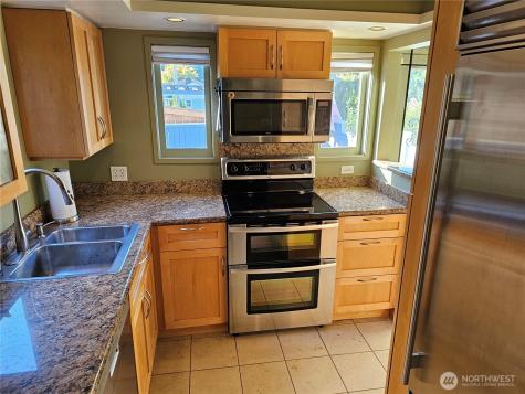 2822 Prosch Avenue W Seattle WA 98119