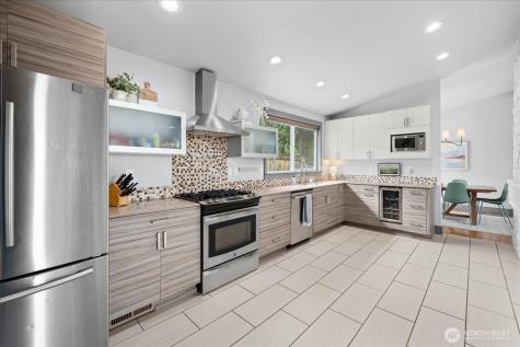 6205 NE 196th Street Kenmore WA 98028