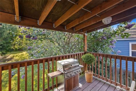 5654 48th Avenue SW Seattle WA 98136