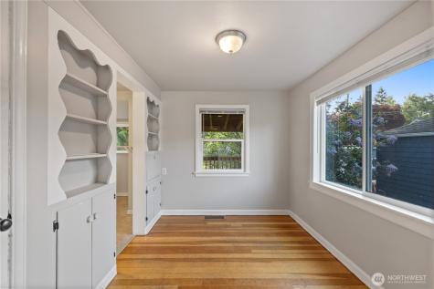 5654 48th Avenue SW Seattle WA 98136