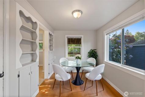 5654 48th Avenue SW Seattle WA 98136