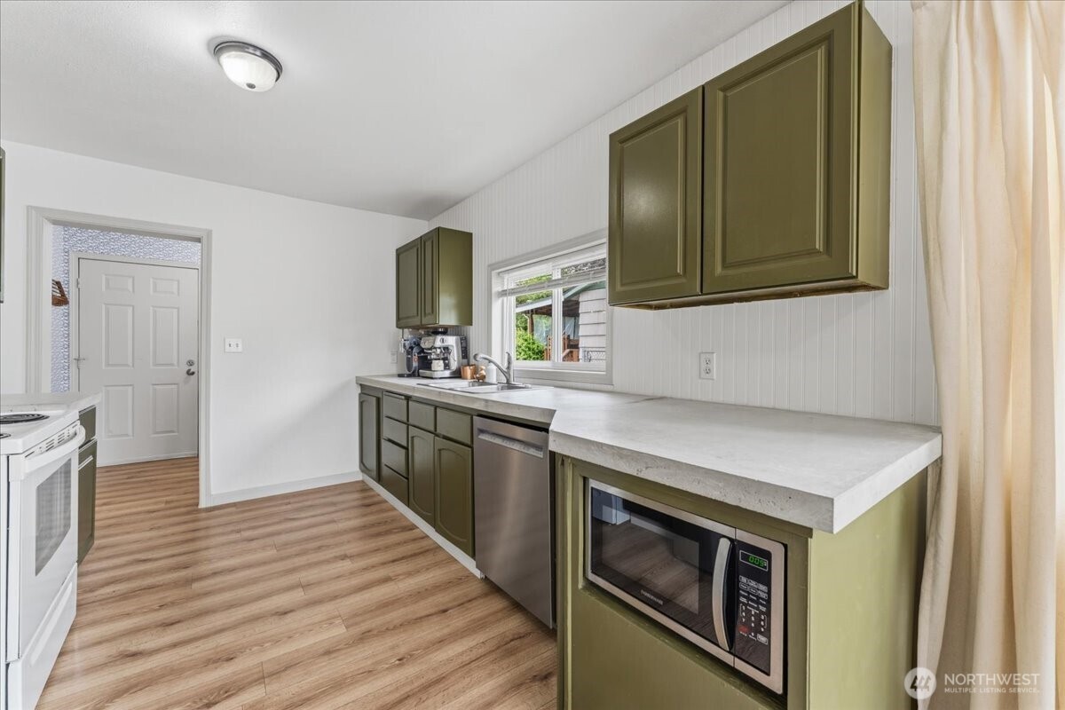 114 Cherry Street NW Castle Rock WA 98611