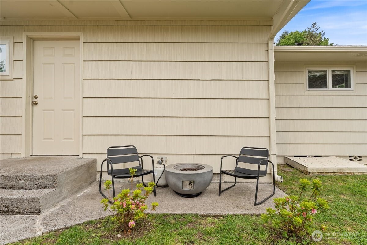 114 Cherry Street NW Castle Rock WA 98611