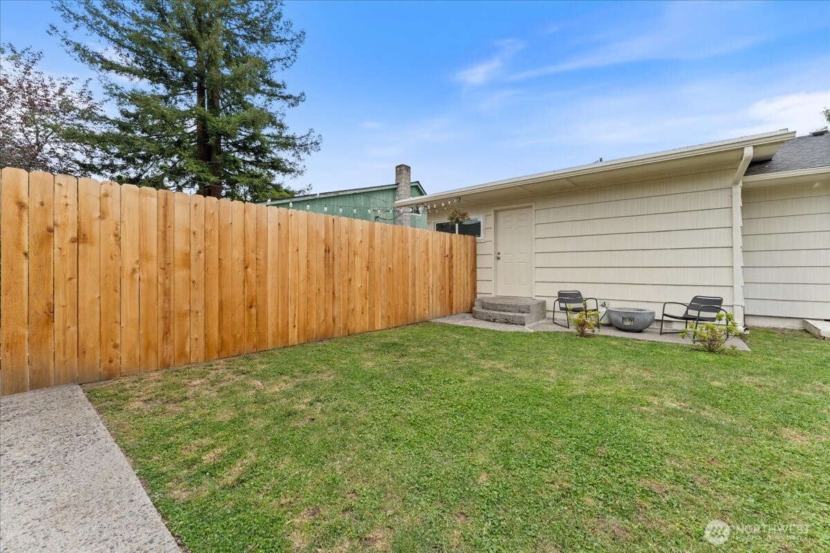 114 Cherry Street NW Castle Rock WA 98611