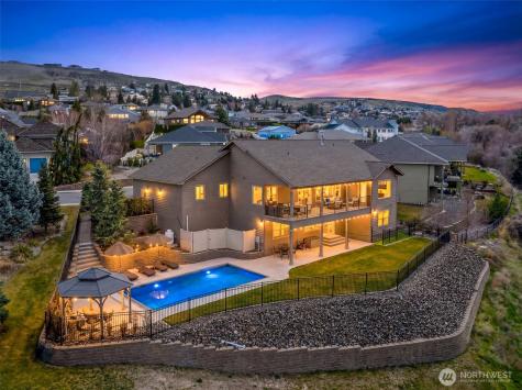 317 Stoneridge Drive East Wenatchee WA 98802