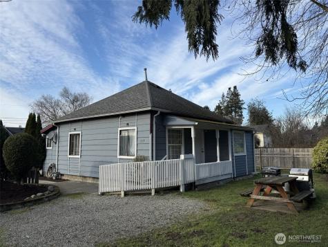 319 E Section Street Mount Vernon WA 98273