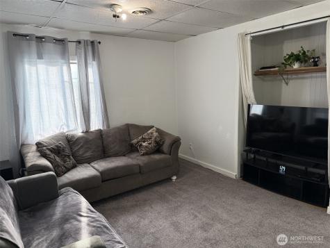 319 E Section Street Mount Vernon WA 98273