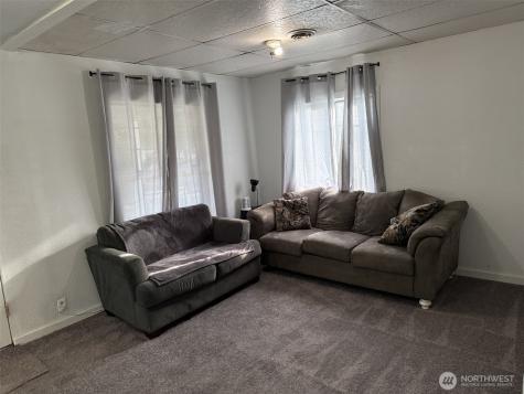 319 E Section Street Mount Vernon WA 98273