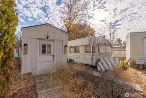 52 Engh Road Omak WA 98841