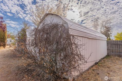 52 Engh Road Omak WA 98841