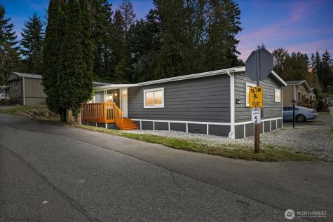 7701 Hardeson Everett WA 98203