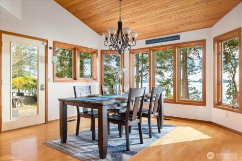 4486 Villarreal Lane Oak Harbor WA 98277