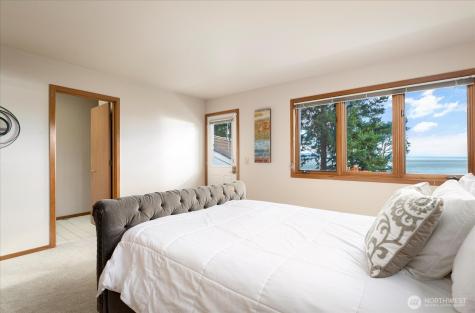 4486 Villarreal Lane Oak Harbor WA 98277