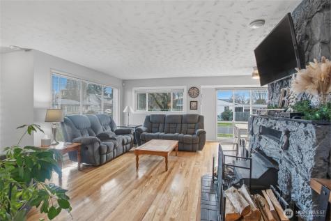2748 Field Street Longview WA 98632