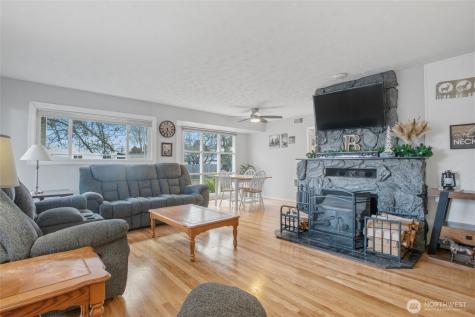 2748 Field Street Longview WA 98632