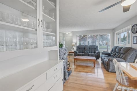 2748 Field Street Longview WA 98632