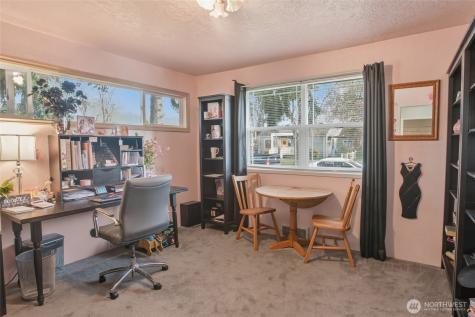 2748 Field Street Longview WA 98632