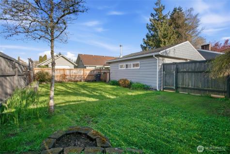 2748 Field Street Longview WA 98632