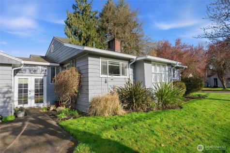 2748 Field Street Longview WA 98632
