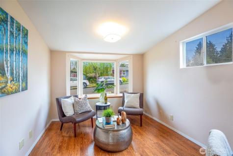 4829 S Kenny Street Seattle WA 98118