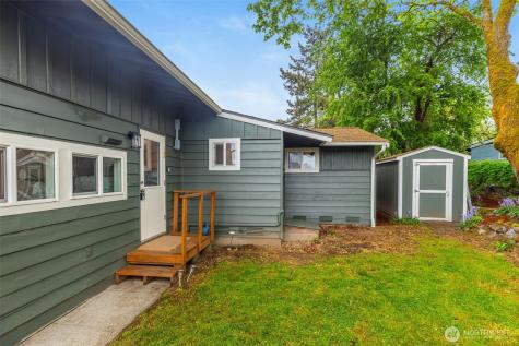 4829 S Kenny Street Seattle WA 98118