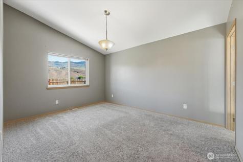 117 Island Loop Road Rock Island WA 98850