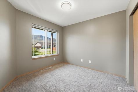 117 Island Loop Road Rock Island WA 98850