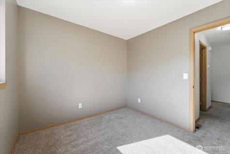 117 Island Loop Road Rock Island WA 98850