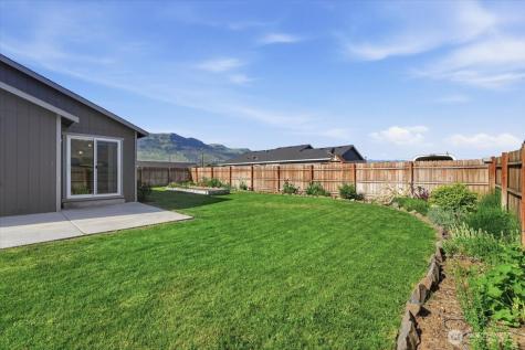 117 Island Loop Road Rock Island WA 98850