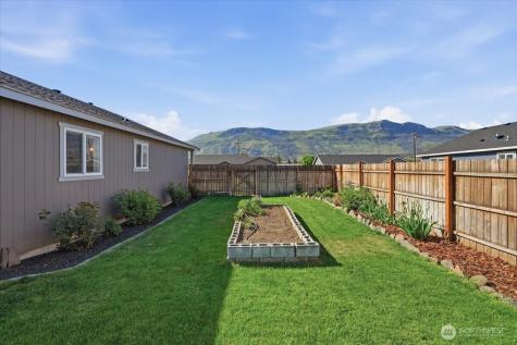 117 Island Loop Road Rock Island WA 98850