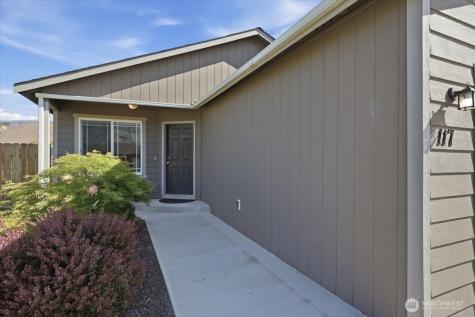 117 Island Loop Road Rock Island WA 98850