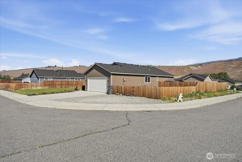 117 Island Loop Road Rock Island WA 98850