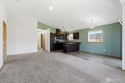 117 Island Loop Road Rock Island WA 98850