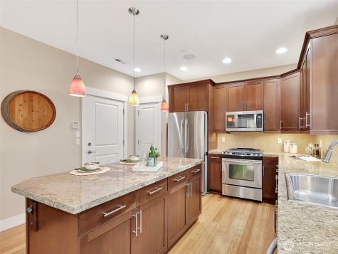 9060 177th Place NE Redmond WA 98052