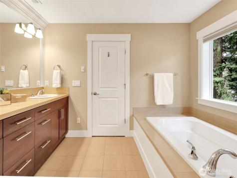 9060 177th Place NE Redmond WA 98052