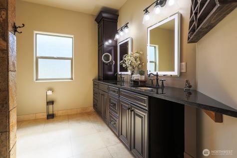 180 Country River Lane Entiat WA 98822