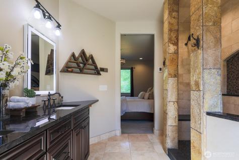 180 Country River Lane Entiat WA 98822