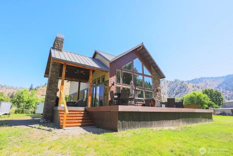 180 Country River Lane Entiat WA 98822