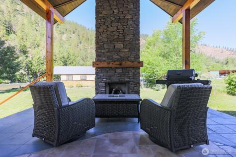 180 Country River Lane Entiat WA 98822