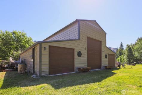 180 Country River Lane Entiat WA 98822