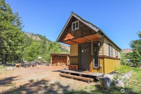 180 Country River Lane Entiat WA 98822