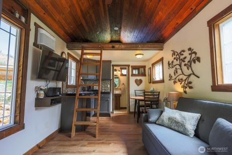 180 Country River Lane Entiat WA 98822