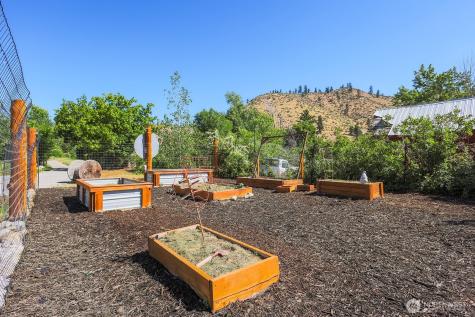 180 Country River Lane Entiat WA 98822