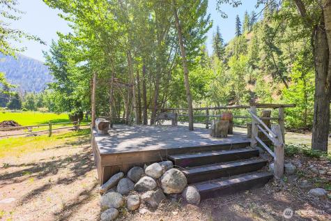 180 Country River Lane Entiat WA 98822