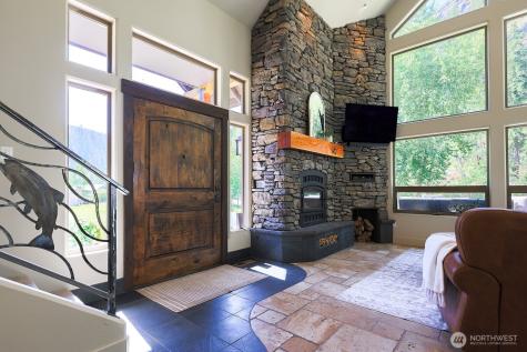 180 Country River Lane Entiat WA 98822