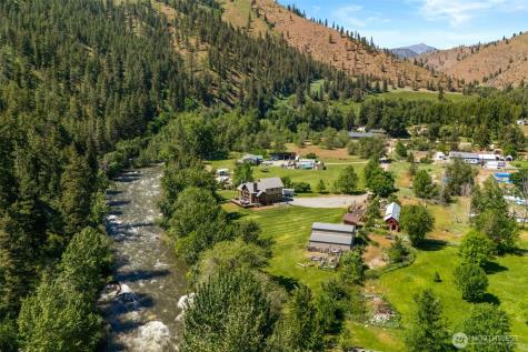 180 Country River Lane Entiat WA 98822