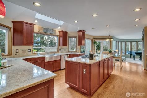 13515 152nd Street E Puyallup WA 98374