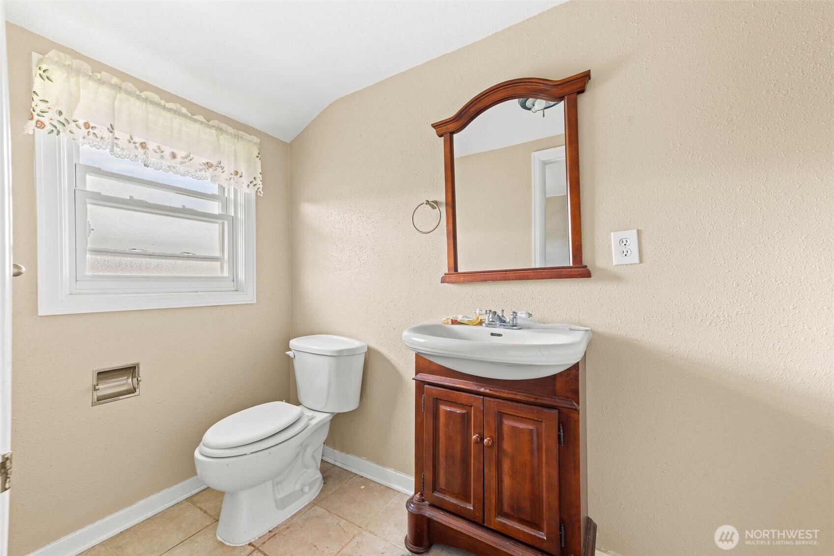 422 W 3rd Street Aberdeen WA 98520
