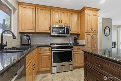 6427 182nd Place SW Lynnwood WA 98037