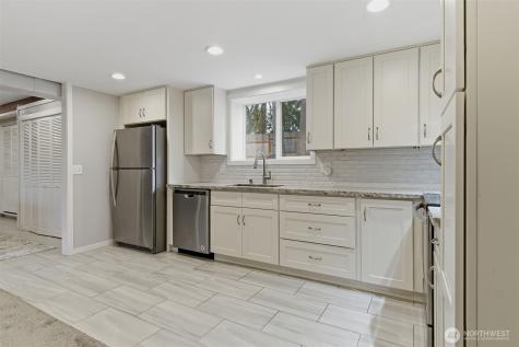 6427 182nd Place SW Lynnwood WA 98037